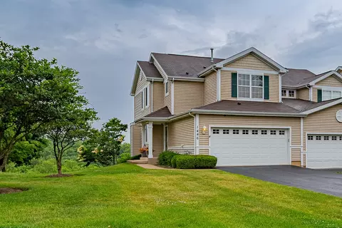 1446 W Remington Ln, Round Lake, IL 60073