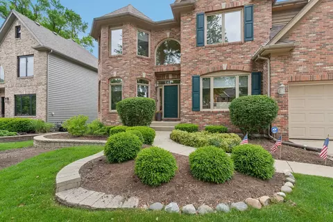 2156 Red Maple Ln, Aurora, IL 60502 photo 2