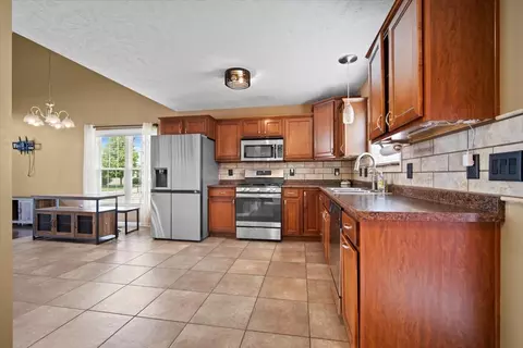Kitchen - 3100 Shepard Rd, Normal, IL 61761 photo 2 of 3