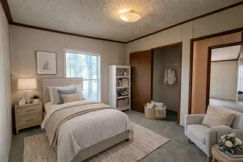 Bedroom - 1008 Bloomington St, Dewitt, IL 61735 photo 3 of 3
