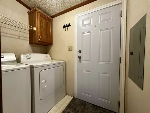 Other - 1008 Bloomington St, Dewitt, IL 61735 photo 2 of 3