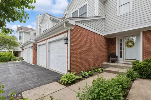 818 Kalamazoo Cir, Vernon Hills, IL 60061