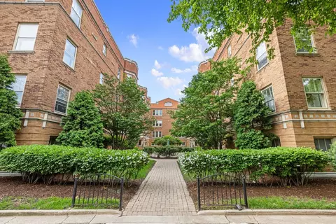 619 Washington Blvd #1E, Oak Park, IL 60302