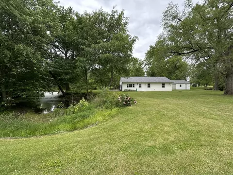 106 Clingan Ln, Danville, IL 61832