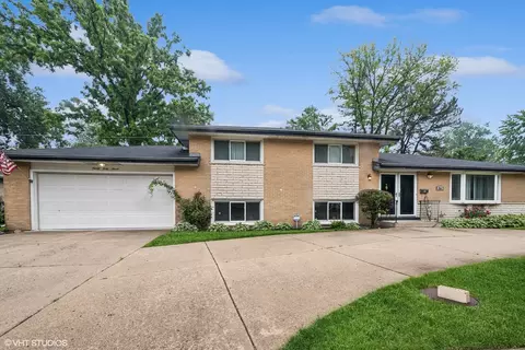 9047 Crawford Ave, Skokie, IL 60076