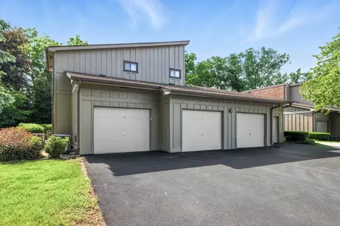 2 S404 Emerald Green Dr #44-H, Warrenville, IL 60555