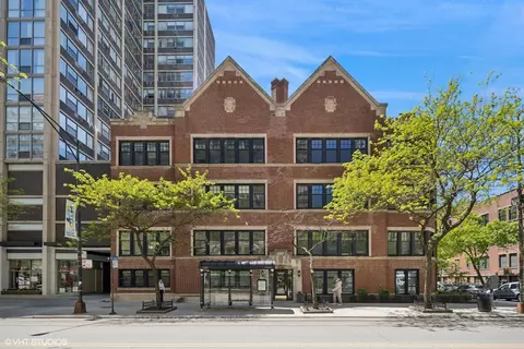 3120 N Sheridan Rd #A1, Chicago, IL 60657