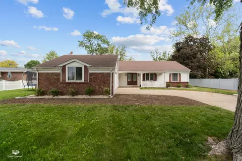 1245 W Lotus Ln, Kankakee, IL 60901