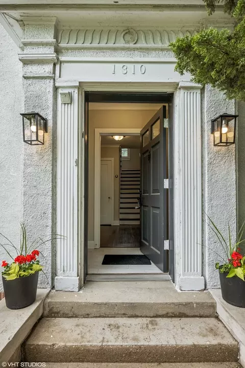 Entry Way - 1310 Larkin Ave, Elgin, IL 60123 photo 1 of 8