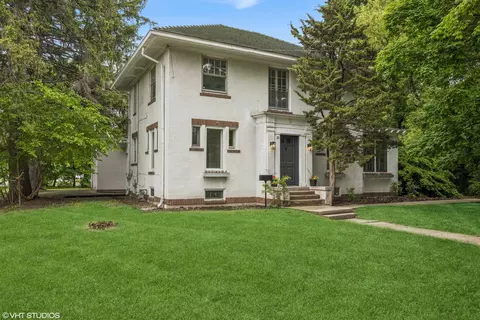 1310 Larkin Ave, Elgin, IL 60123