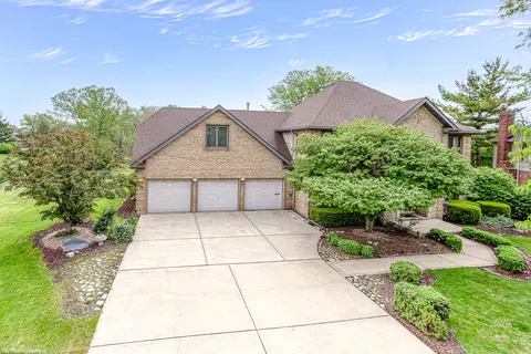 18633 Swan Dr, Mokena, IL 60448