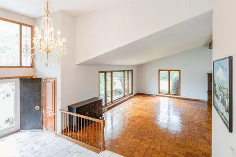 Living - 69 Graymoor Ln, Olympia Fields, IL 60461 photo 3 of 4