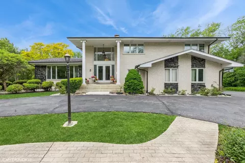 69 Graymoor Ln, Olympia Fields, IL 60461