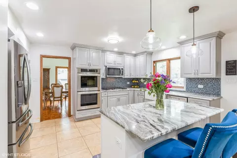Kitchen - 69 Graymoor Ln, Olympia Fields, IL 60461 photo 4 of 4