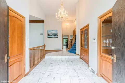 Entry Way - 69 Graymoor Ln, Olympia Fields, IL 60461 photo 2 of 2