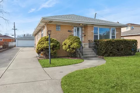 8746 N Ozark Ave, Niles, IL 60714