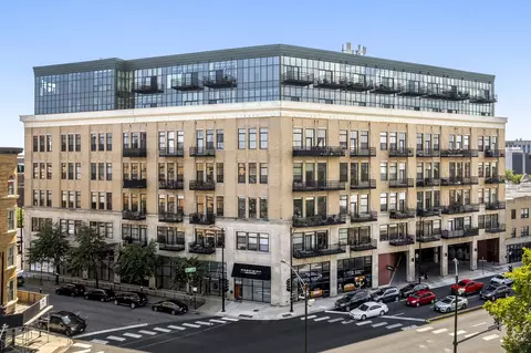 1645 W Ogden Ave #304, Chicago, IL 60612