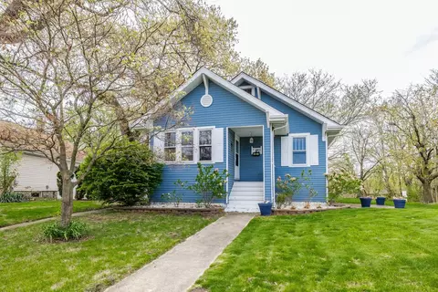 22 W Main St, Glenwood, IL 60425