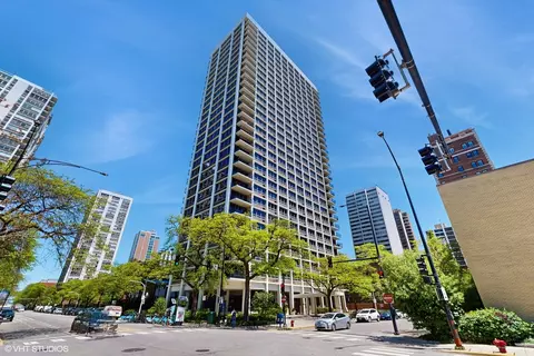 88 W Schiller St #901L, Chicago, IL 60601