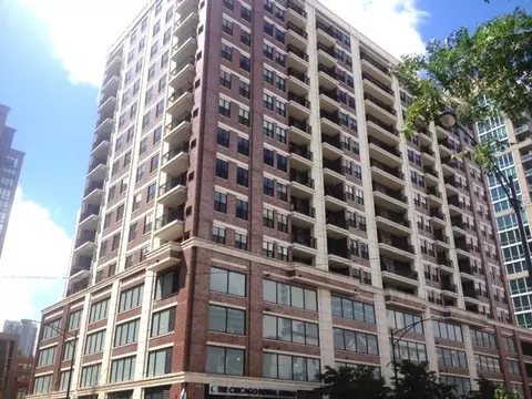451 W Huron St #P14, Chicago, IL 60654