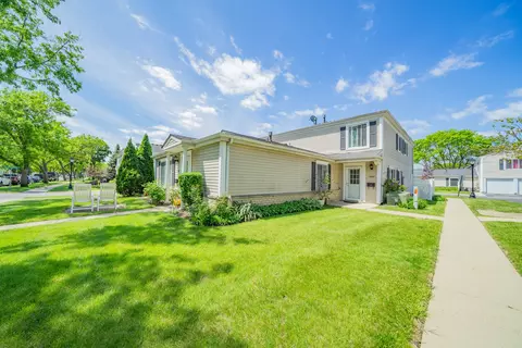 1352 Quaker Ln #154C, Prospect Heights, IL 60070