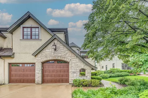 2105 Lillian Ln, Lisle, IL 60532