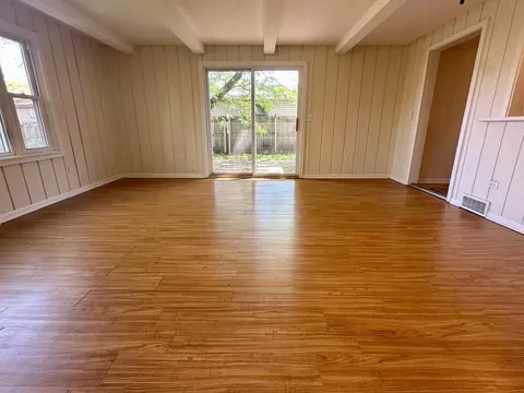 Living - 319 Triggs Ave, Elgin, IL 60123 photo 4 of 5
