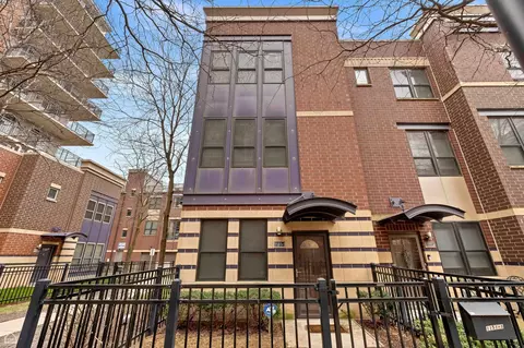 1151 N Hudson Ave #1, Chicago, IL 60610