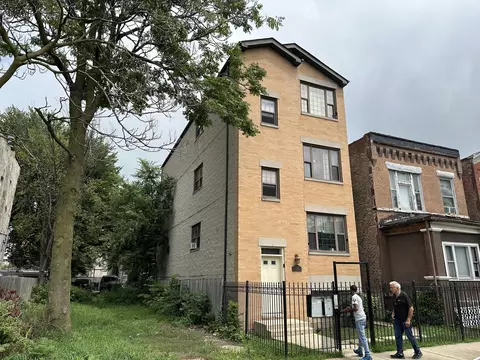 4316 W Gladys Ave, Chicago, IL 60624