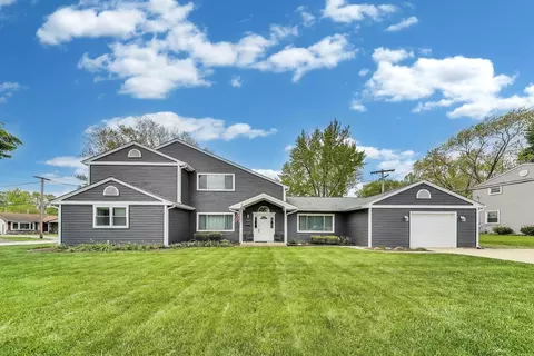 3205 Meadow Dr, Rolling Meadows, IL 60008