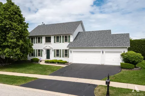 3365 Charlemaine Dr, Aurora, IL 60504