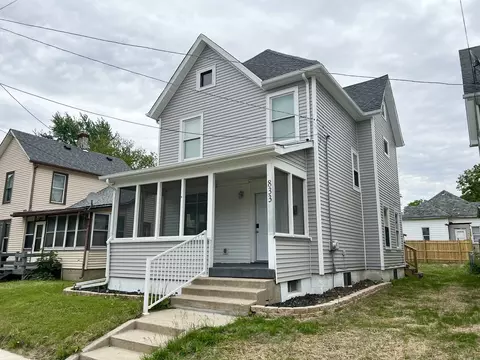 833 S Liberty Ave, Freeport, IL 61032