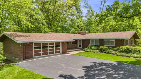 24721 S Walnut St, Crete, IL 60417