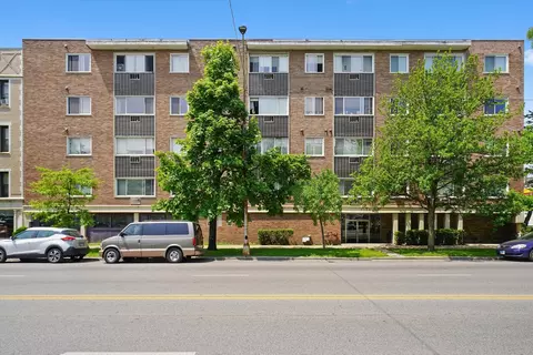 7120 N Sheridan Rd #404, Chicago, IL 60626