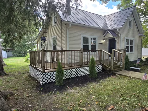 103 W Cherokee Ave W, Shabbona, IL 60550