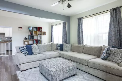 Living - 3601 Daisy Ln, Elgin, IL 60124 photo 1 of 2