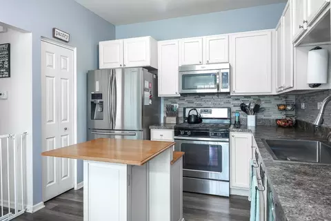 Kitchen - 3601 Daisy Ln, Elgin, IL 60124 photo 1 of 3