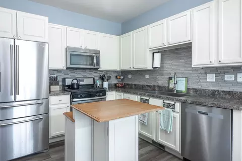 Kitchen - 3601 Daisy Ln, Elgin, IL 60124 photo 3 of 3