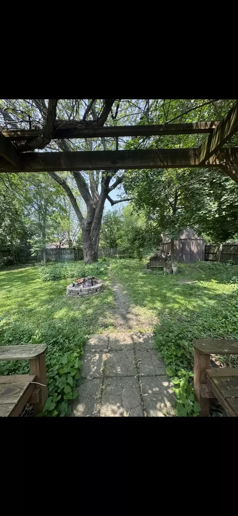 60 Pleasant St, Hoffman Estates, IL 60169 photo 10