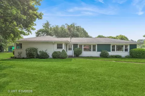 203 Brookhill Rd, Libertyville, IL 60048