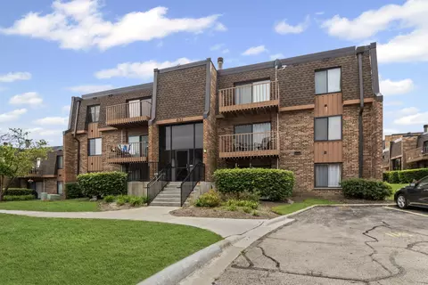 631 Derry Ct #3A, Schaumburg, IL 60193