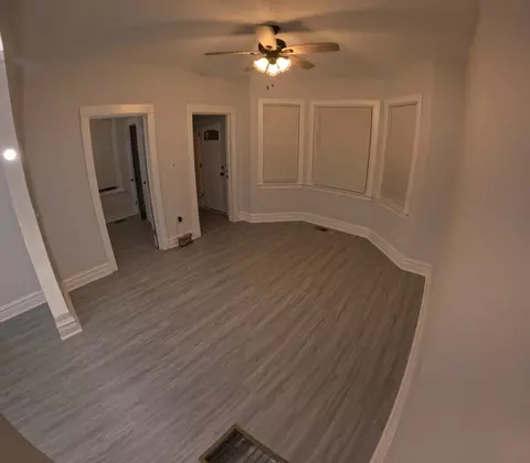 Living - 925 W 53rd St, Chicago, IL 60609 photo 1 of 2