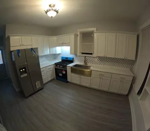Kitchen - 925 W 53rd St, Chicago, IL 60609 photo 1 of 3