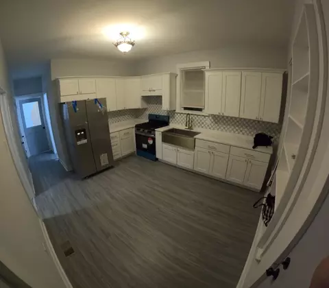Kitchen - 925 W 53rd St, Chicago, IL 60609 photo 2 of 3