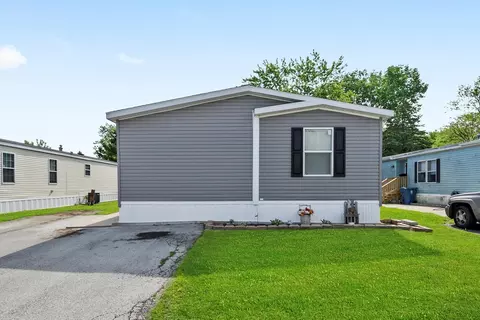 33 Cherry Ln, Bourbonnais, IL 60914