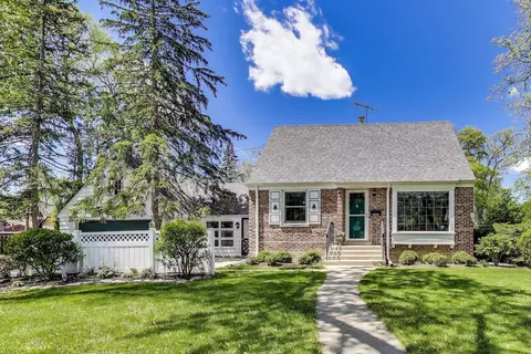 266 S Warrington Rd, Des Plaines, IL 60016