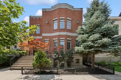 2025 W Hutchinson St, Chicago, IL 60618