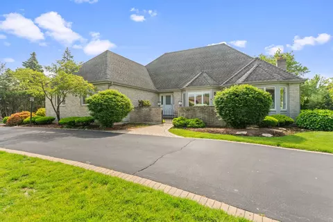 13 Glenoble Ct, Oak Brook, IL 60523