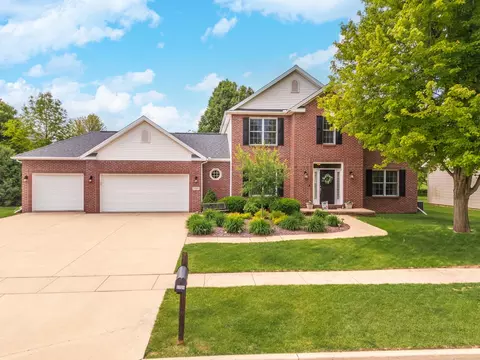 3705 Armstrong Dr, Bloomington, IL 61704