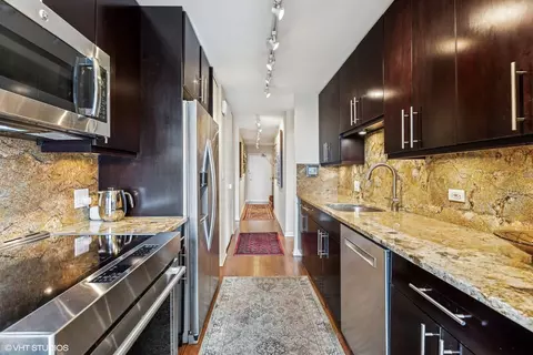71 E Division St #1606, Chicago, IL 60610 photo 12